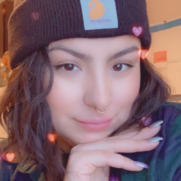 Meet your Posher, Rae - Picture 1 of 1